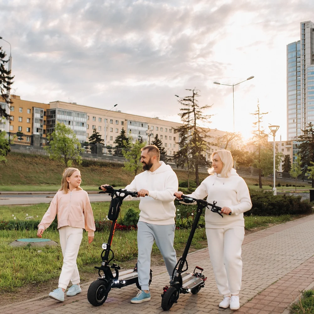 a-family-in-white-clothes-walks-around-the-city-wi-2023-11-27-05-29-12-utc copia